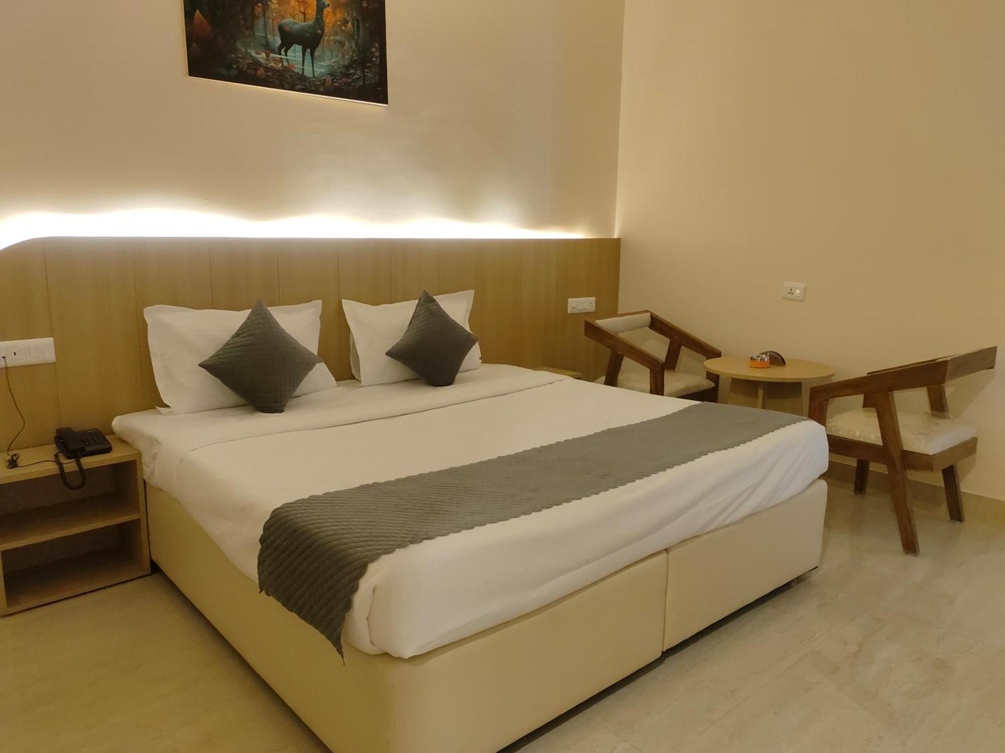 Hotel Meridian Blue Warangal Eksteriør billede